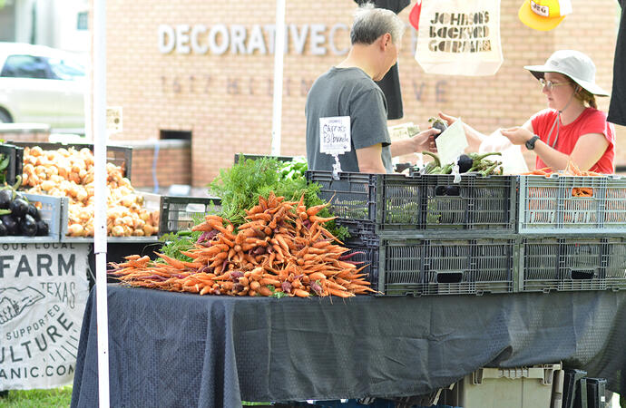 Dallas Design District Organic Farmers Market